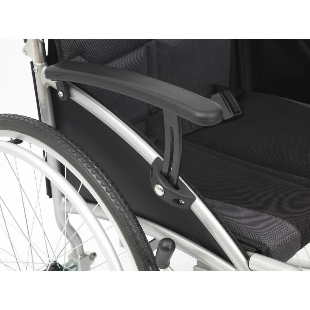 Drive\u0020Self\u0020Propelled\u0020Phantom\u0020Wheelchair